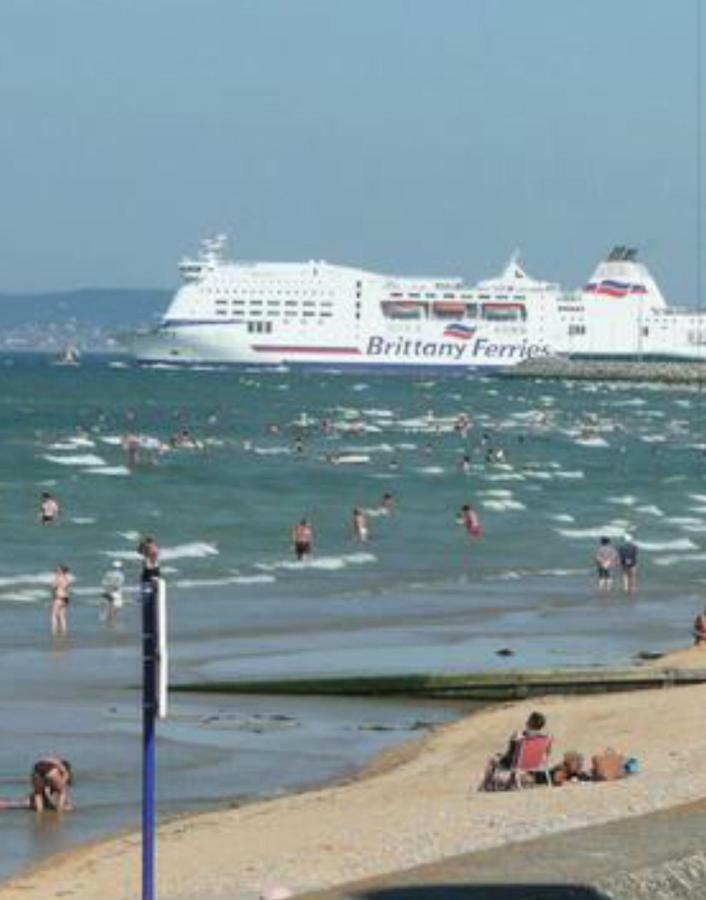 Le Riva Plage Appartement Ouistreham Bagian luar foto